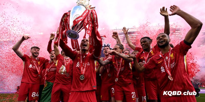 Người dùng có thể xem lại thứ hạng các CLB ở mùa giải cũ